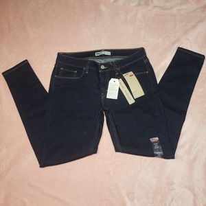 Levi's 535 Super Skinny W30xL28 New with Tags